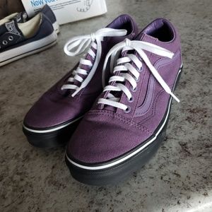 Women's VANS! Nealy new! Worn twice! Size 8.5